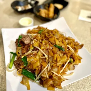 Stir Fry Beef Flat Rice Noodle