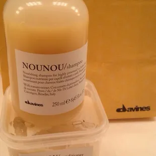 Tomato extract included...smells wonderful and great to lock in reds. Made in Italy