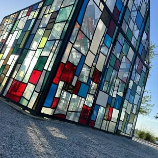 Glass House outside of Canvas