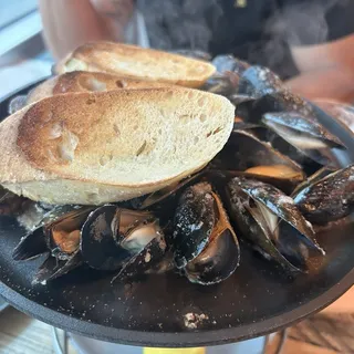 Prince Edward Island Mussels, Timpano Style