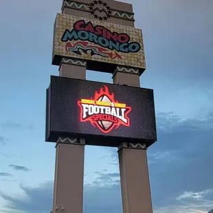 Canyon Lanes at Morongo Spa and Resort in Cabazon California is terrific!