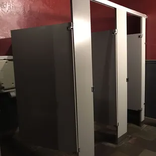 Women&apos;s restroom