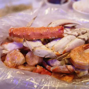 Boiler Special B (Dungeness crabs, king crabs, and shrimp with heads off)