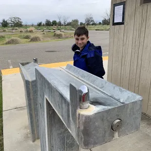Drinking fountain