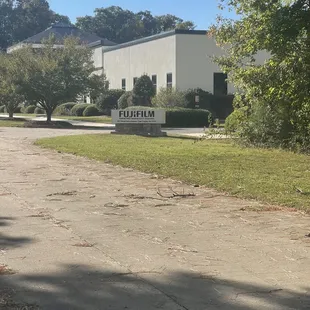 If you see this, you're in the right place. Just make a right onto this street and parking is straight ahead.