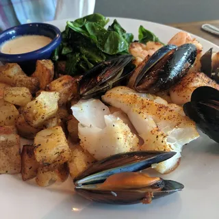 Broiled Seafood Platter