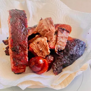 Ribs, links, brisket  nice folks, good customer service  06.23.2021