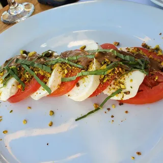 Tomato And Mozzarella Salad