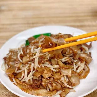 106. Beef Chow Fun