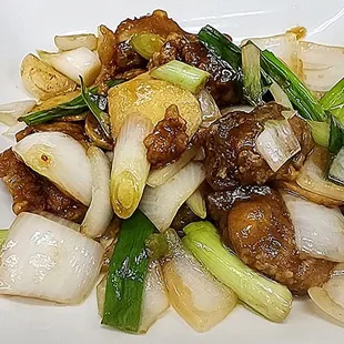Fried oysters with ginger and scallions