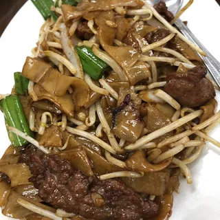 106. Beef Chow Fun