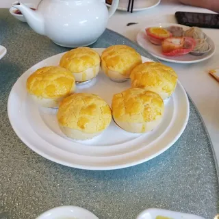 039. Salted Egg Yolk Lava Bun (3pc)