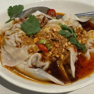 024. Wonton in Chili Oil (8pc)