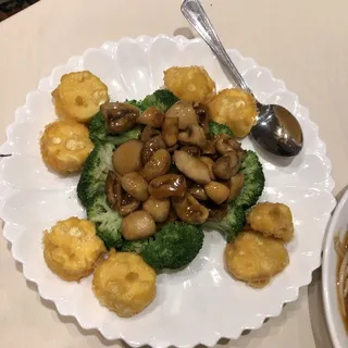 150. Assorted Mushroom with Crispy Egg Tofu