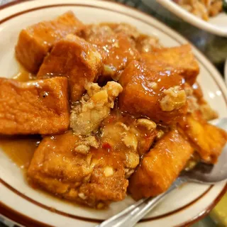 Fried Tofu Pork with Brown Sauce