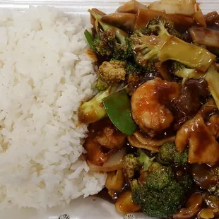 Triple Delight lunch special for $7.20