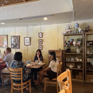 Atmosphere at Capital Tea.