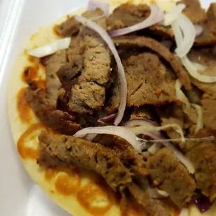 I get full very easy and after eating half the frys and the meat this is what I was left with, just about a nice gyro sandwich.