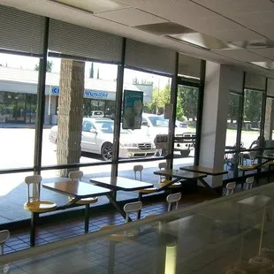 a view of the outside of a restaurant