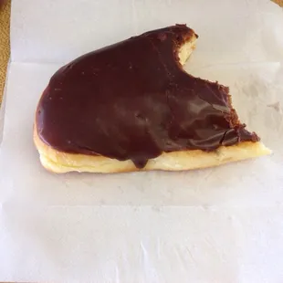 The donuts here are fresh and have a great flavor!!! My wife agrees.