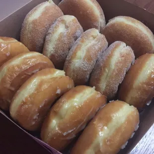 Half glazed n half sugar. But the glazed was half glazed, the top of it was glazed and the bottom wasn&apos;t. Kinda disappointing
