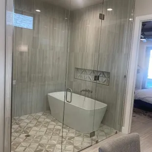 Frameless shower door