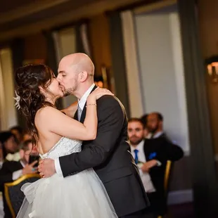 Dancing  © Carol Solorzano - Wedding Photographer - www.dcorzo.com