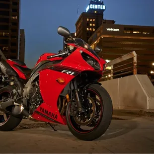 The 14' YZF-R1. Mmm... :-|