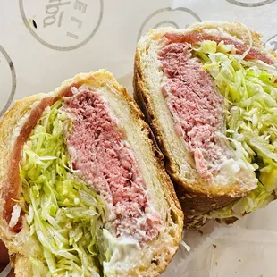 Thinly sliced Roast beef sub. A little bland. Needed more salt &amp; ask for no toast on the bread &amp; it will be better.