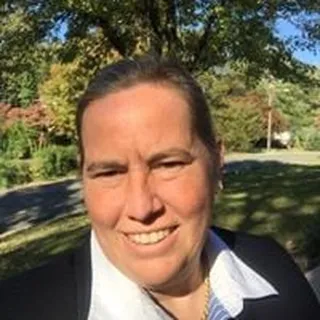 Vivianne C.