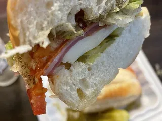 Marinos Deli