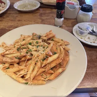 Penne with grilled chicken and vodka sauce