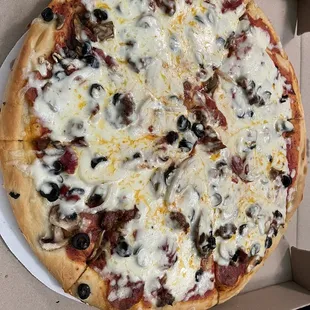 This is what a really good pizza looks like - yum!!!