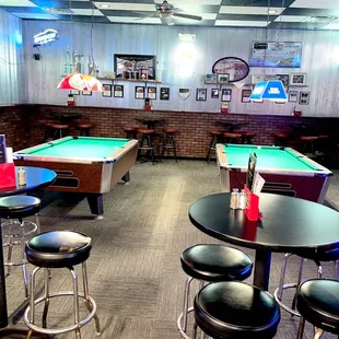 pool tables and pool tables