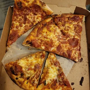 The bottom small slices should be peperoni , sausage and onion, and mushroom.