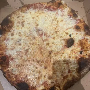 Large cheese with RAW onions (ordered caramelized)