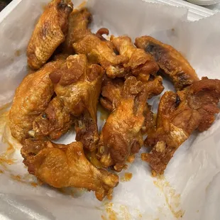 chicken wings and fried chicken, bbq wings, poultry, chicken wings, food, fried chicken wings, fried chicken, chicken, bbq chicken