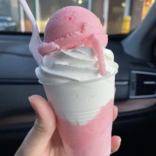 Cotton candy and vanilla gelati