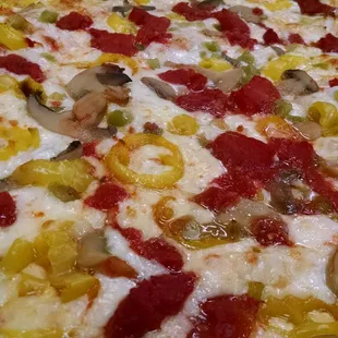 Veggie Pizza- Tomato Mushroom Yellow Pepper