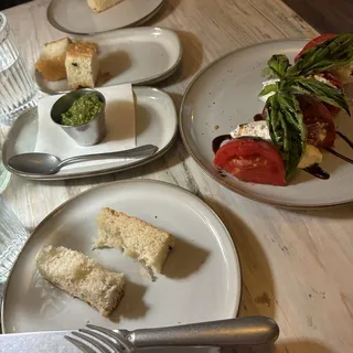 Burrata alla Caprese