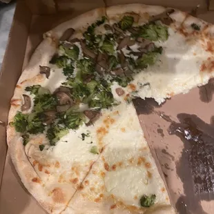 Half Bianca half mushroom broccoli