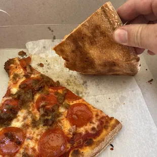 Great crust and not too thin.