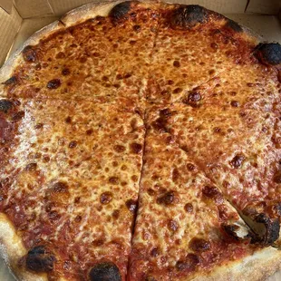 Large cheese pizza well done! So delicious!