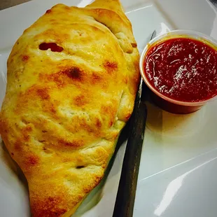 Calzone with Ricotta, Ham, Pepperoni &amp; Mozzarella