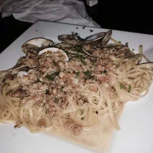 Clam linguini