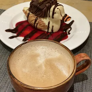 The Peabody Duck &amp; Cappuccino. A match made in Heaven. Winners &quot;CIRCLES&quot; haha. OuiOui.