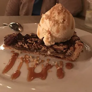 Jeffersonian Chocolate Pecan Pie