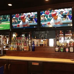 Bar with 5 tvs.