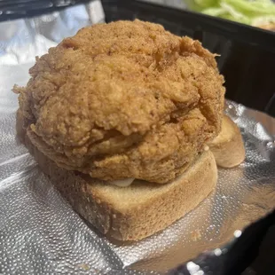Fried crab cakes sandwiches