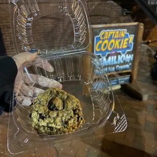 Oatmeal Raisin Cookie